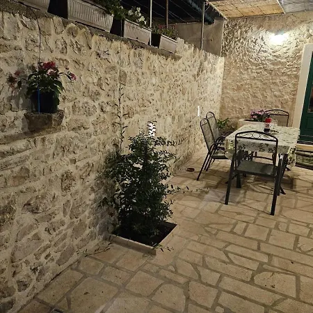 Heritage House Stone Flower With Private Pool ビビニェ