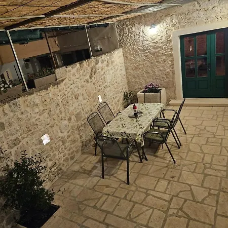 Heritage House Stone Flower * Bibinje