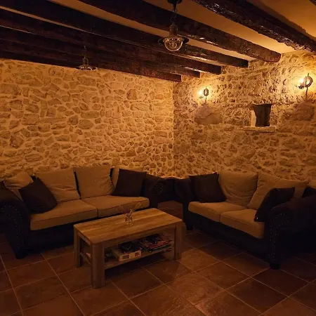 Heritage House Stone Flower * Bibinje