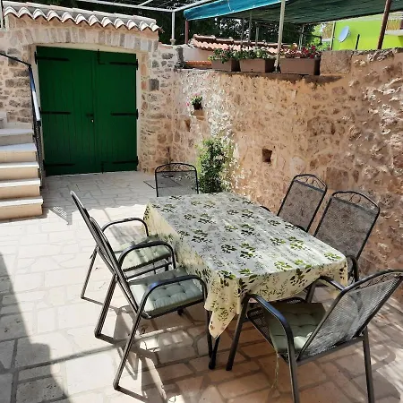 Heritage House Stone Flower Bibinje