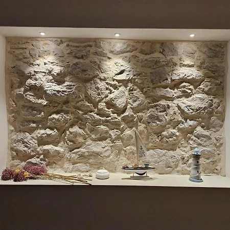Heritage House Stone Flower