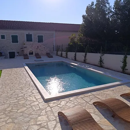 Heritage House Stone Flower With Private Pool ヴィラ
