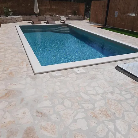 Heritage House Stone Flower With Private Pool
