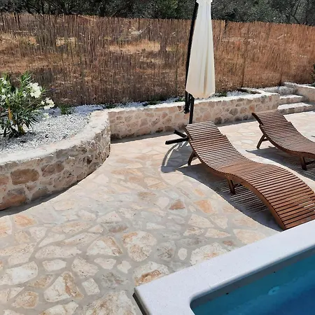 Heritage House Stone Flower With Private Pool ヴィラ