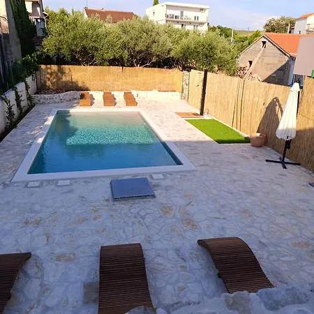 Heritage House Stone Flower With Private Pool ビビニェ