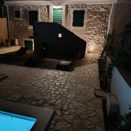 Heritage House Stone Flower With Private Pool ビビニェ